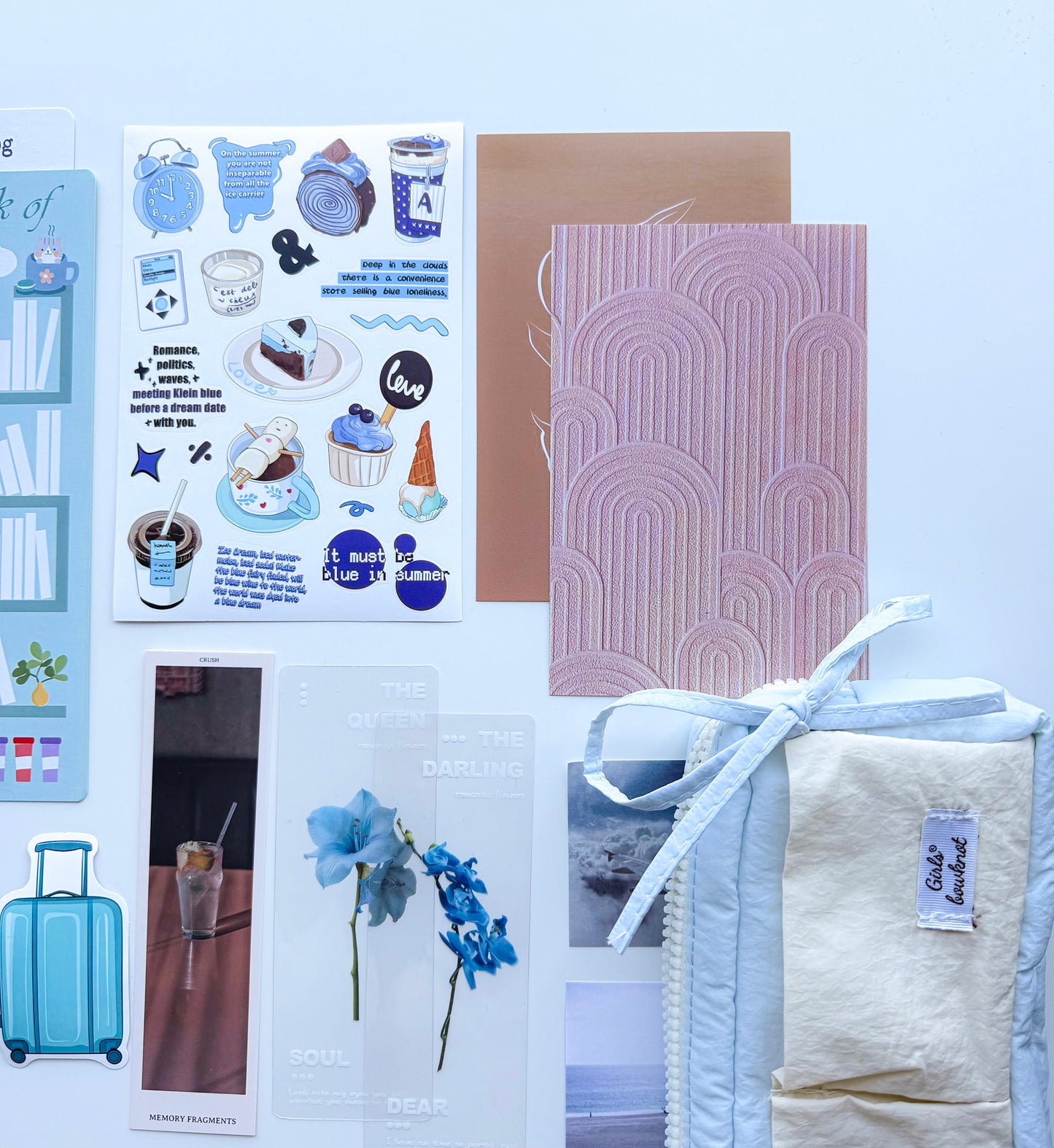 🌊The Blue Hour Box